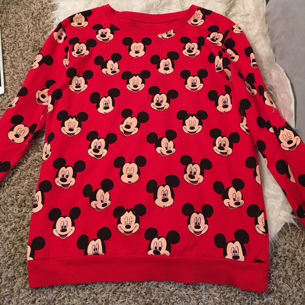 Sz Small mickey shirt